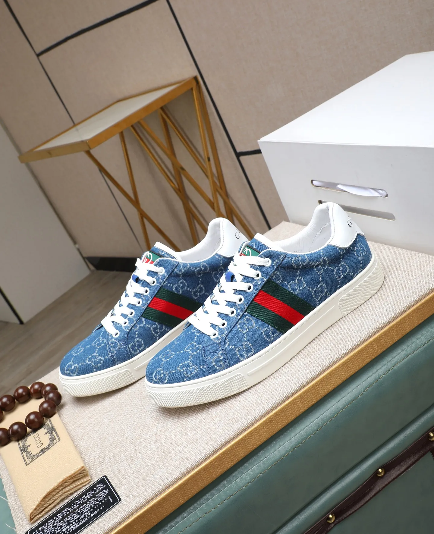 Men's shoes 💰420 GUCCI🔍🔍The latest model is available at the counter simultaneously. Original calfskin imported from Italy, genuine leather lining, (high-end, extravagant and classy) with exquisite workmanship. Sole: Original sole provided by the original factory. ⚠Exclusive double-layer movable molded sole is super comfortable⚠. Photographed in real life. 🎬The real thing is better. 🔍🔍"High quality·Follow the order" code number 38-44